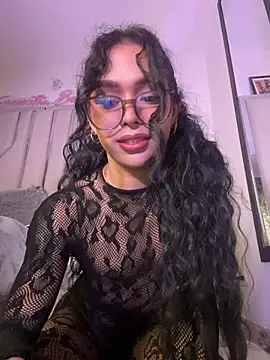 Samantha Bernardo online show from June 14, 5:19 am