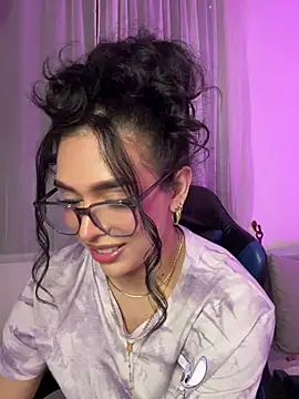 Samantha Bernardo online show from May 26, 3:15 am