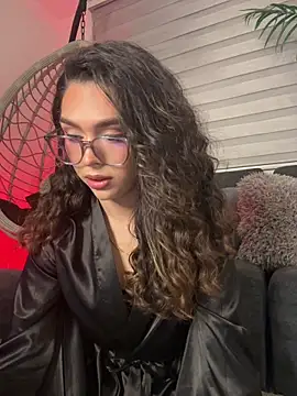 Samantha Bernardo online show from April 12, 4:05 am