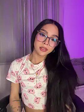 Samantha Bernardo online show from April 19, 5:19 am