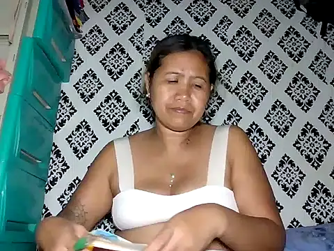 Snapshot of sweet_smile4u chatting on March 27, 11:22 am sweet smile4u online show from March 27, 11:22 am