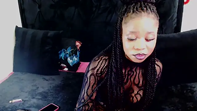 Snapshot of Ducheess chatting on November 30, 9:37 pm Ducheess online show from November 30, 9:37 pm