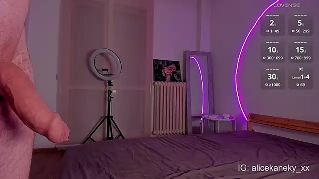 alicekaneky online show from January 9, 9:55 pm