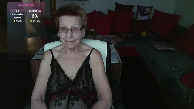 HeisseomaOriginal online show from October 20, 7:20 am