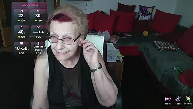 HeisseomaOriginal online show from September 29, 7:15 am