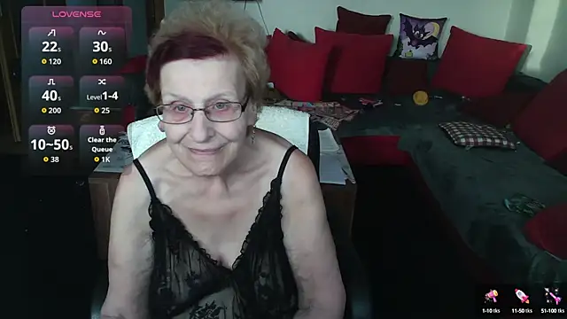 HeisseomaOriginal online show from October 24, 7:07 am