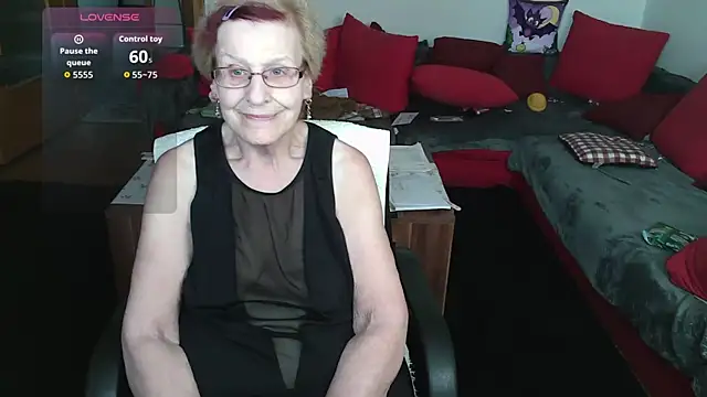 HeisseomaOriginal online show from November 6, 8:29 am