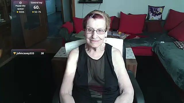 HeisseomaOriginal online show from March 19, 8:14 am