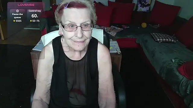 HeisseomaOriginal online show from October 17, 7:11 am