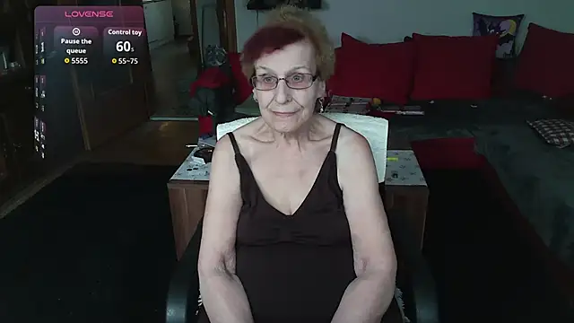 HeisseomaOriginal online show from February 10, 8:24 am