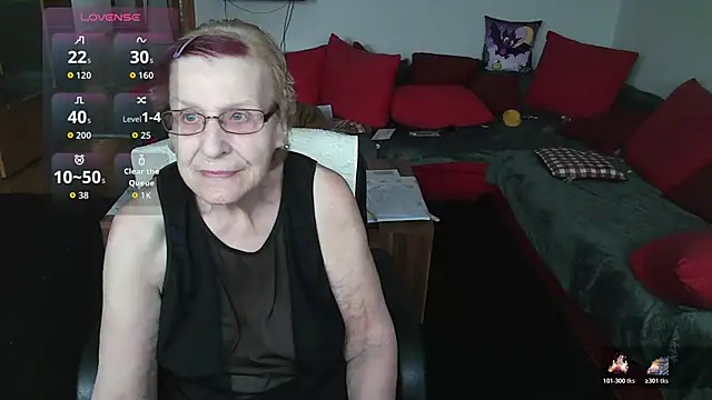 HeisseomaOriginal online show from November 10, 8:08 am