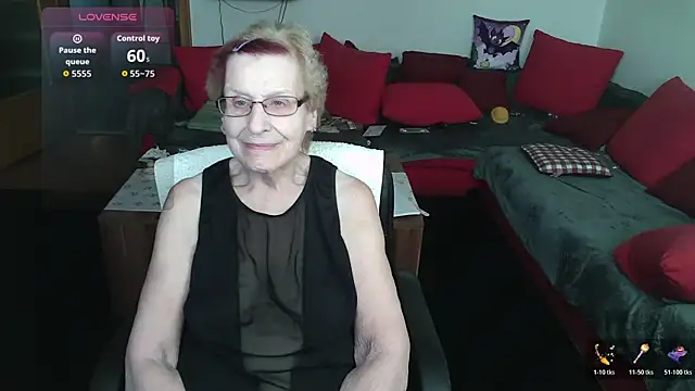 HeisseomaOriginal online show from November 11, 8:09 am