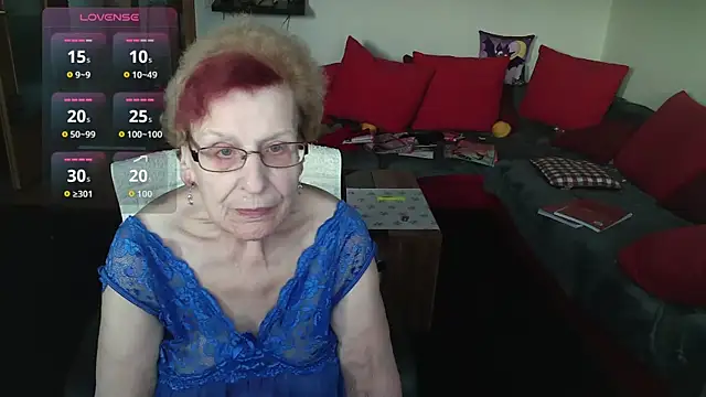 HeisseomaOriginal online show from January 11, 8:10 am