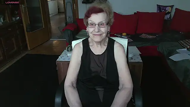 HeisseomaOriginal online show from February 24, 8:15 am