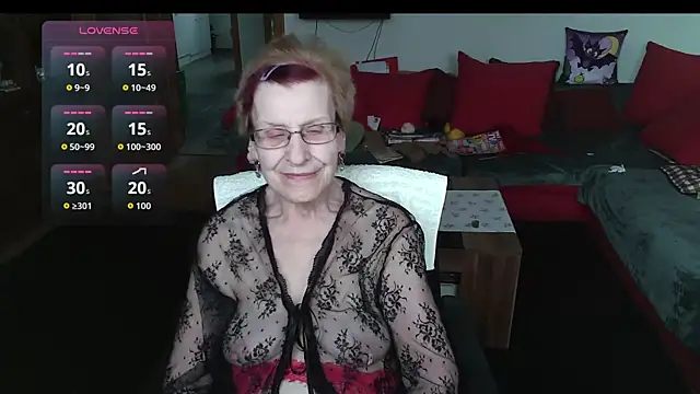 HeisseomaOriginal online show from March 25, 8:14 am