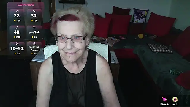 HeisseomaOriginal online show from October 16, 7:05 am