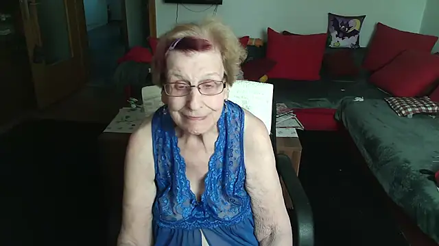 HeisseomaOriginal online show from April 14, 7:35 am