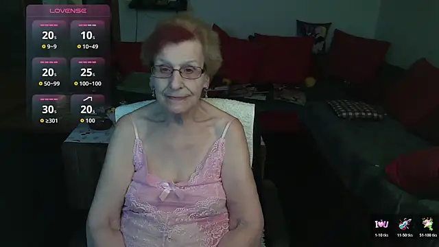 HeisseomaOriginal online show from January 15, 8:18 am