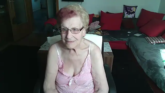 Snapshot of HeisseomaOriginal chatting on May 4, 7:11 am HeisseomaOriginal online show from May 4, 7:11 am