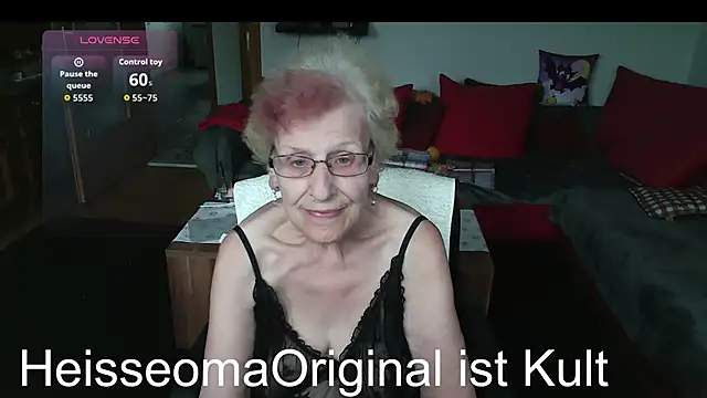 Snapshot of HeisseomaOriginal chatting on June 4, 7:13 am HeisseomaOriginal online show from June 4, 7:13 am