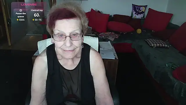 HeisseomaOriginal online show from October 28, 8:13 am