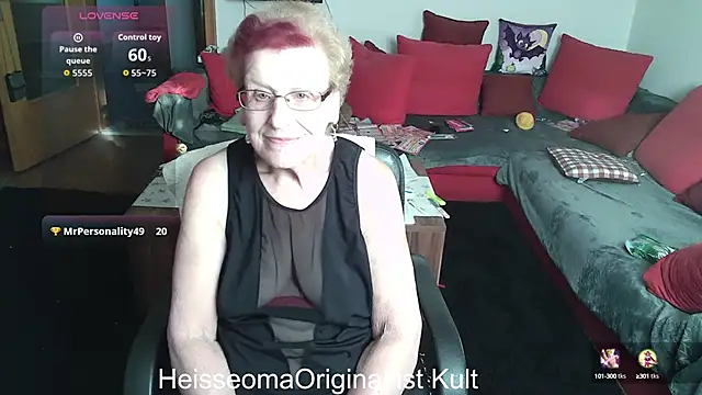 HeisseomaOriginal online show from September 23, 7:15 am