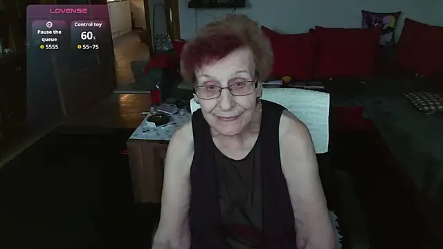 HeisseomaOriginal online show from February 8, 8:12 am