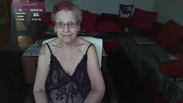 HeisseomaOriginal online show from November 25, 8:14 am