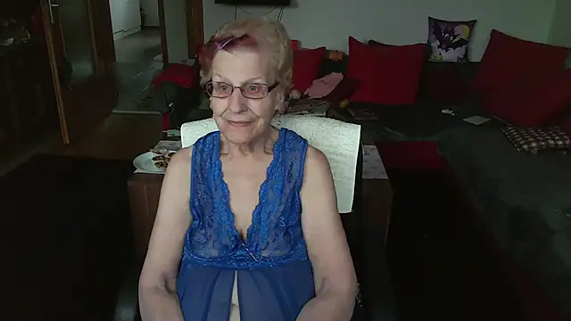 Snapshot of HeisseomaOriginal chatting on May 6, 7:12 am HeisseomaOriginal online show from May 6, 7:12 am