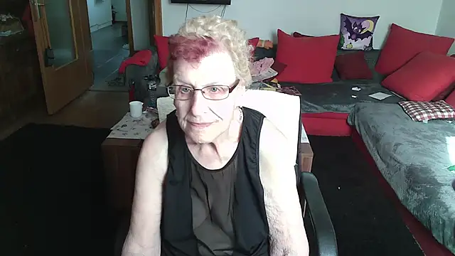 Snapshot of HeisseomaOriginal chatting on May 3, 7:13 am HeisseomaOriginal online show from May 3, 7:13 am