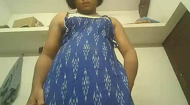 Snapshot of Akhilamolu_the_transsissy chatting on December 27, 5:48 pm Akhilamolu the transsissy online show from December 27, 5:48 pm