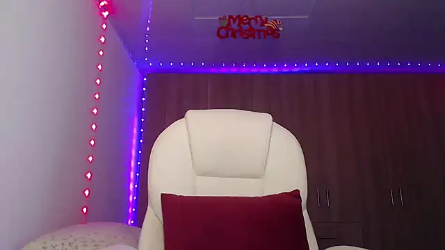 Snapshot of Selene93 chatting on January 6, 8:18 pm Selene93 online show from January 6, 8:18 pm