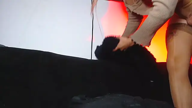 Snapshot of lamborginex chatting on February 1, 3:19 am lamborginex online show from February 1, 3:19 am