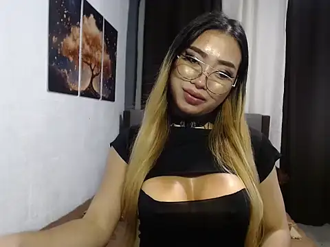 ladybigmeatXX online show from November 8, 5:00 am