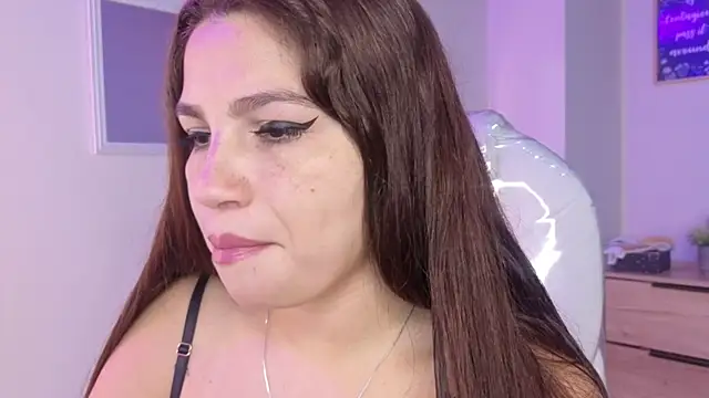 bluee hazell online show from November 6, 11:36 am