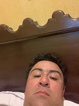 EmilianoGt online show from October 28, 5:56 pm