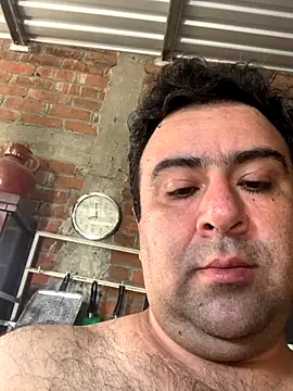 EmilianoGt online show from October 11, 1:56 pm