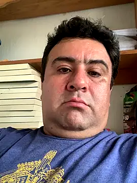 EmilianoGt online show from October 8, 4:40 pm
