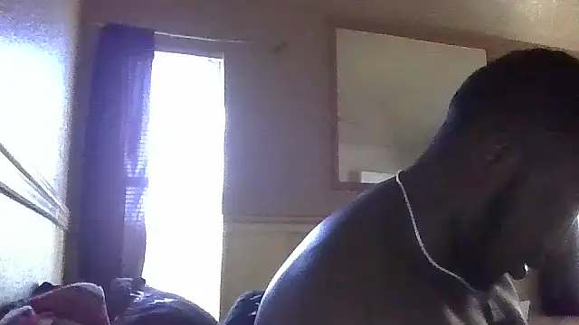 Snapshot of BigBlackVon chatting on December 18, 5:06 pm BigBlackVon online show from December 18, 5:06 pm