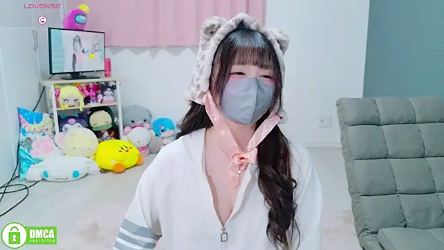 -M Hinano  online show from April 3, 2:01 pm