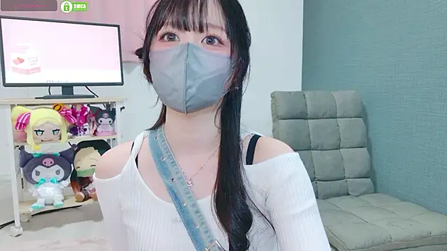 -M Hinano  online show from June 19, 1:17 pm