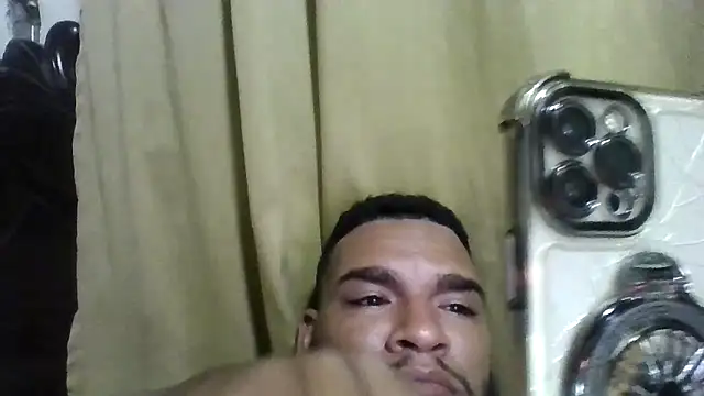 Snapshot of Yeisonvadques26 chatting on March 2, 2:23 am Yeisonvadques26 online show from March 2, 2:23 am