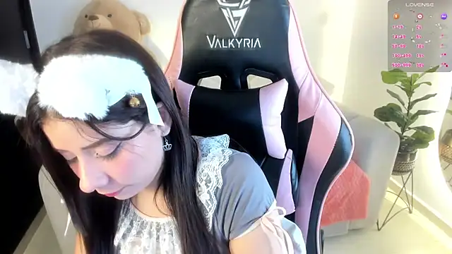 eval lee18 online show from February 28, 8:09 am