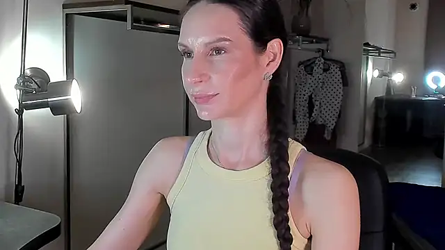 Mila Anders online show from May 11, 4:36 am