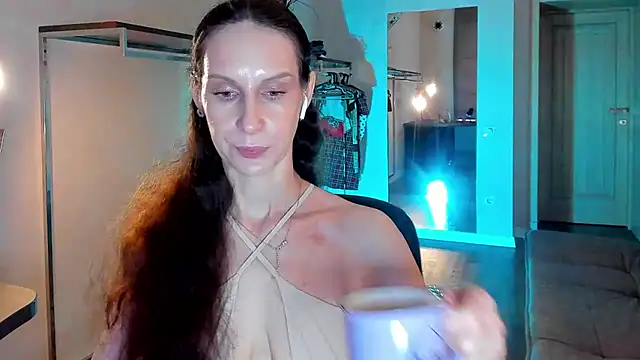 Mila Anders online show from March 31, 4:58 am