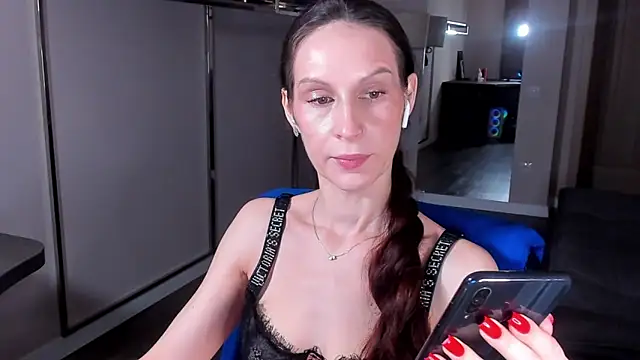 Mila Anders online show from February 25, 5:29 am