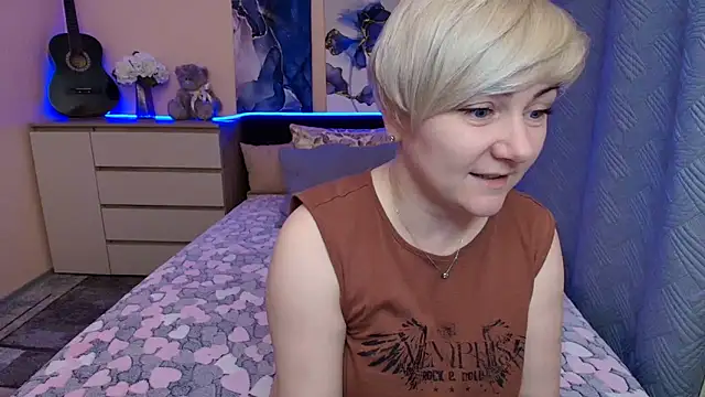 BlondPearl online show from May 25, 7:56 pm