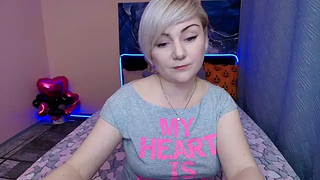 BlondPearl online show from October 26, 9:48 pm