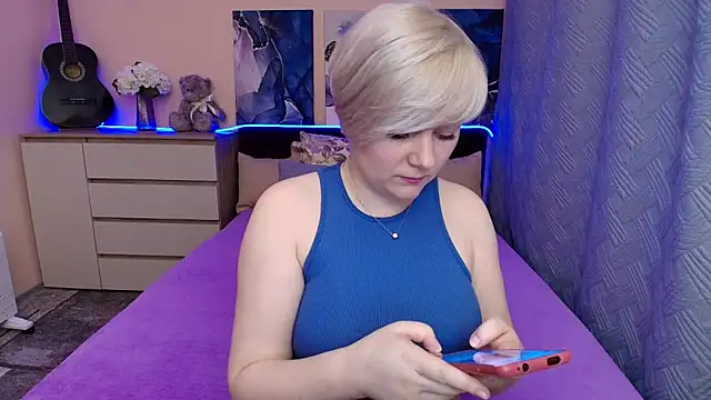 BlondPearl online show from May 14, 11:29 am