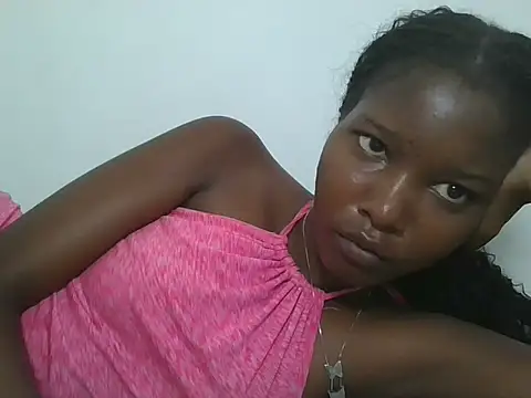 Snapshot of sexyjanett chatting on June 3, 7:42 am sexyjanett online show from June 3, 7:42 am
